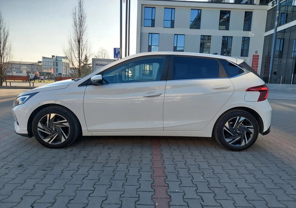 Hyundai i20 cena 61900 przebieg: 18900, rok produkcji 2021 z Garwolin małe 301